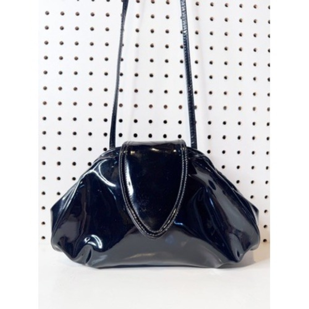 Vintage | 80s La Regale Black Patent Faux-Leather Slouchy Clamshell Shoulder Bag